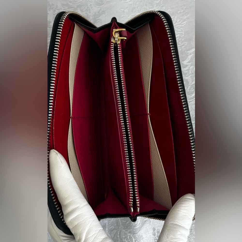 COA Authentic Prada Limited Edition Saffiano Leather Bicolor Zip Around Wallet - Picture 3 of 9